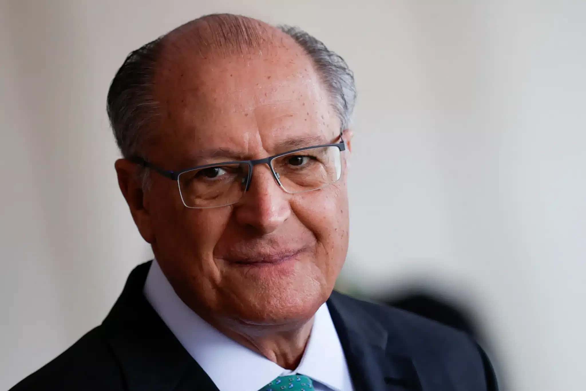 2025-06-10T161623Z_1_LYNXMPEL590UO_RTROPTP_4_VAREJO-ALCKMIN-SUPERMERCADOS-1