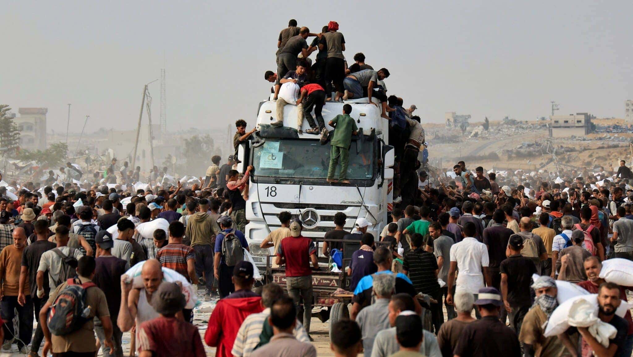 2025-08-12T140838Z_1_LYNXMPEL7B0MA_RTROPTP_4_ISRAEL-PALESTINIANS-GAZA-AID-e1755013376377