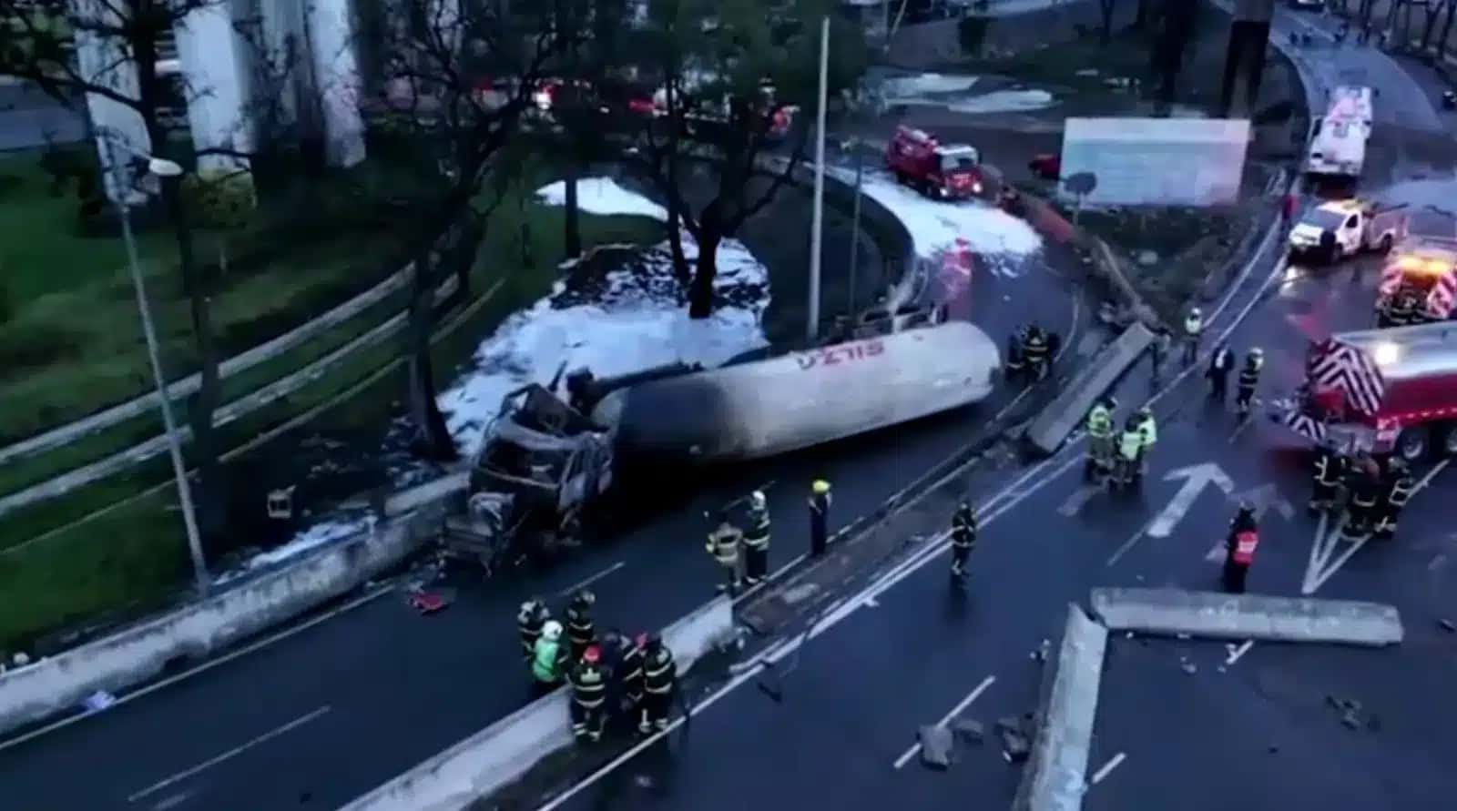 Caminhao-que-transportava-gas-na-Cidade-do-Mexico-explode-e-deixa-quatro-mortos-e-90-feridos