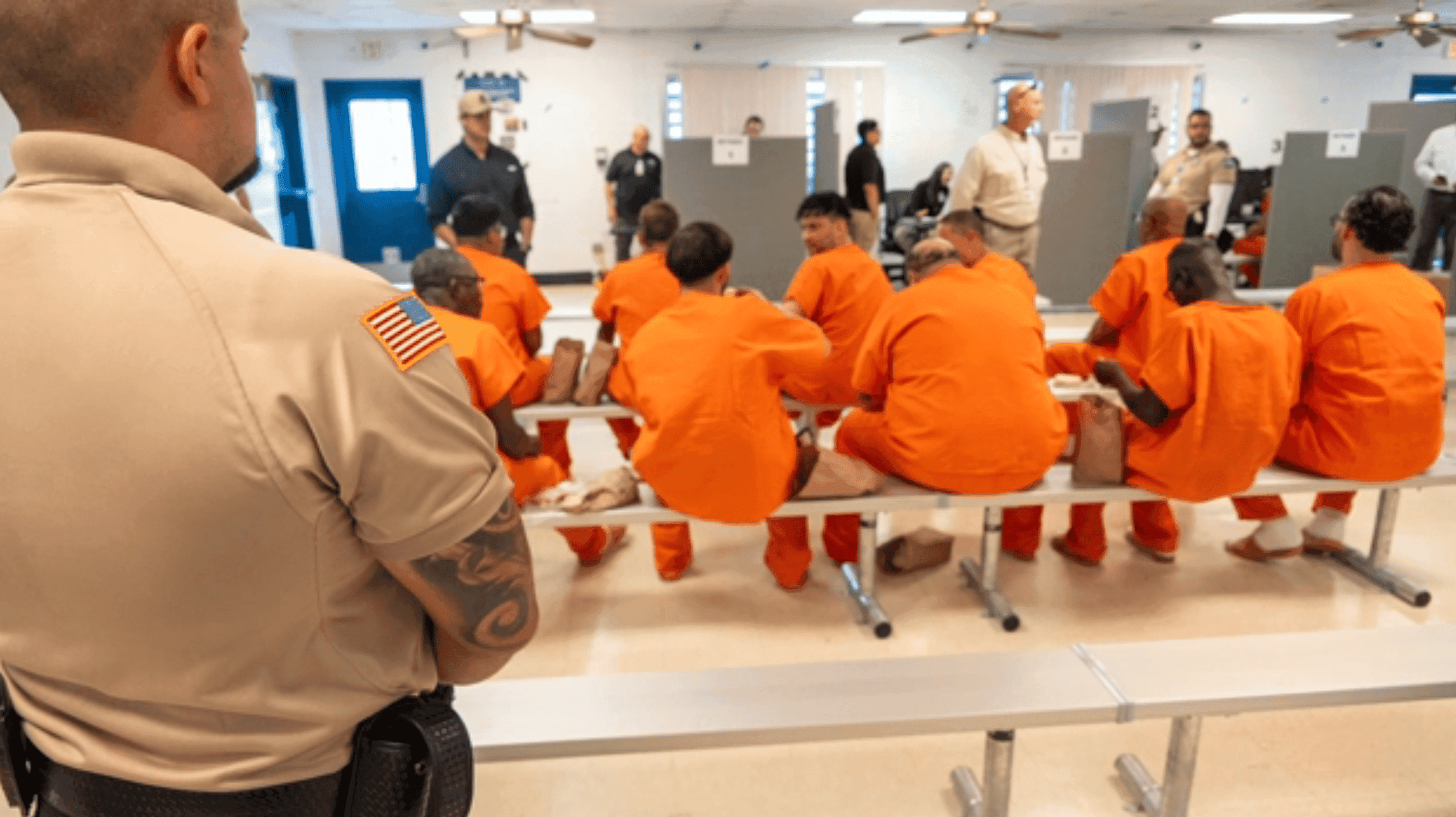 Deposito-de-Deportacao-na-Florida-comeca-a-receber-primeiros-imigrantes