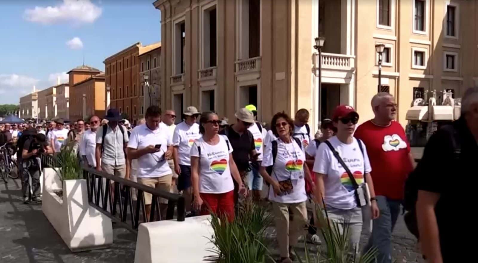 Peregrinacao-de-catolicos-LGBTQ-chegam-ao-Vaticano