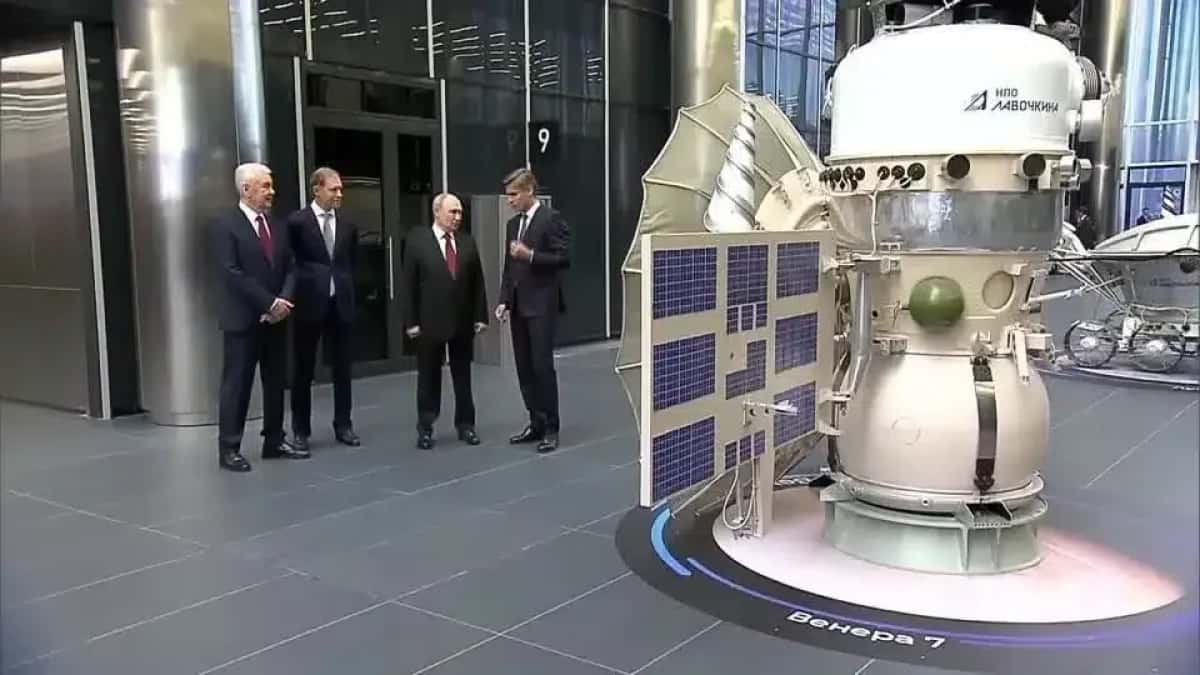 Putin-inaugura-novo-centro-espacial-em-Moscou