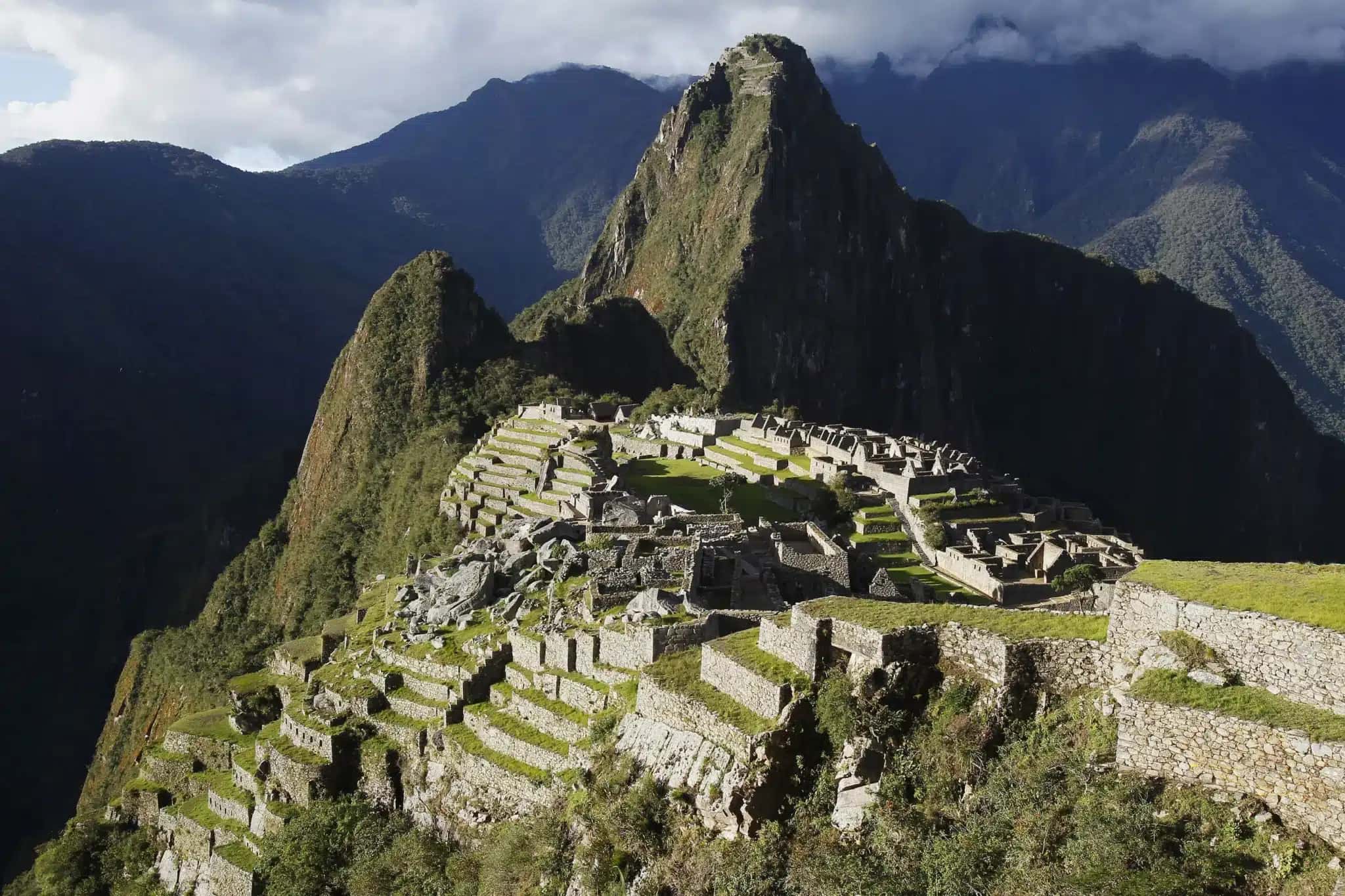 Visao-geral-da-cidadela-inca-de-Machu-Picchu