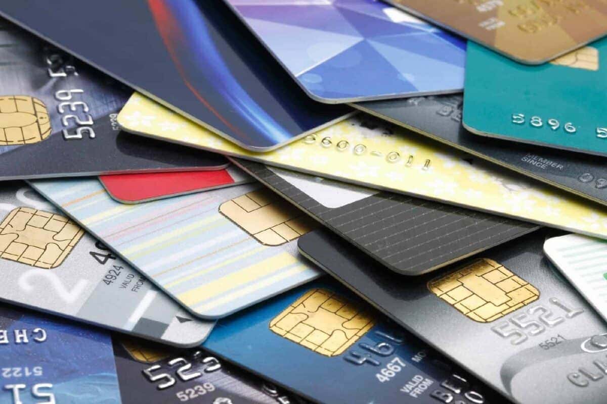 cartoes-cartao-de-credito-bancos-divida-endividamento-faturam-financas-1538700589910_v2_1920x1280-e1756834112135