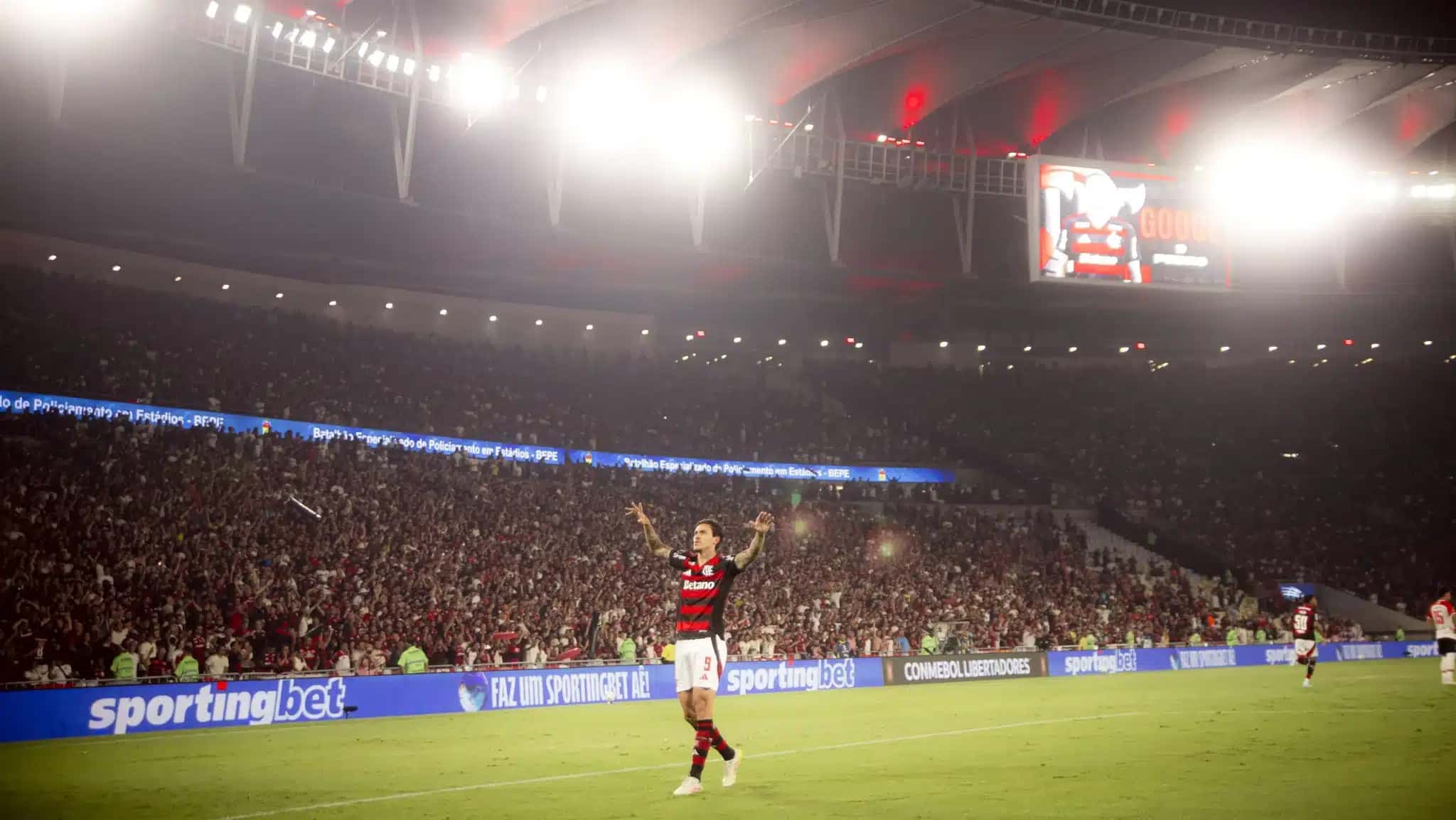 pedro-gol-flamengo-estudiantes-maracana-e1758249828294