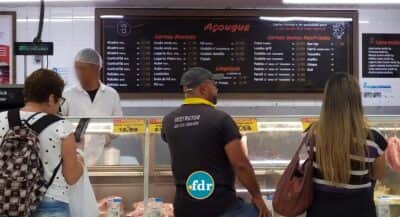 Aumento de preços de carne acompanha alta das tarifas, porém consumidor não arca com o custo