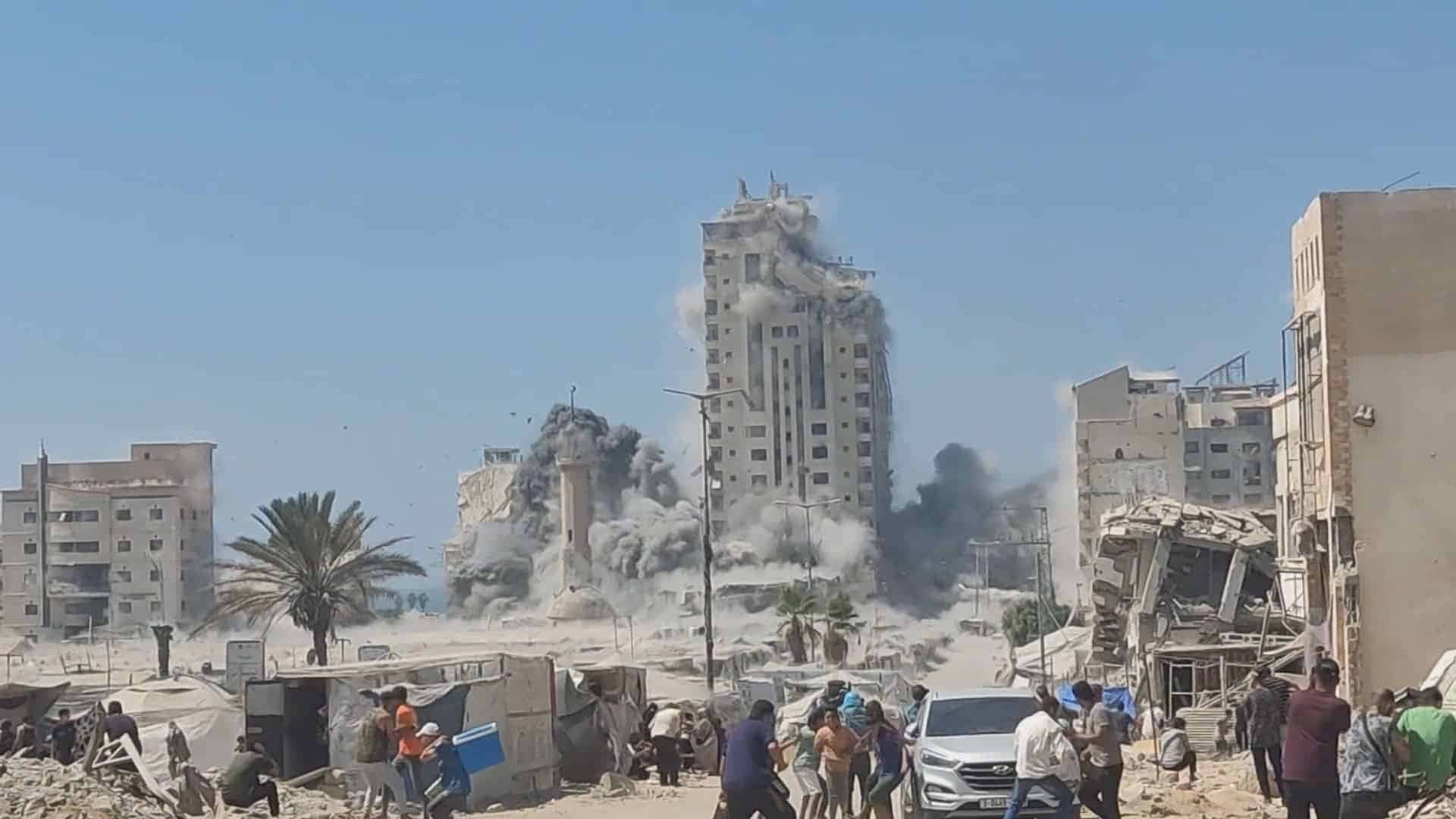 torre-atingida-em-gaza-por-ataque-israelense-2
