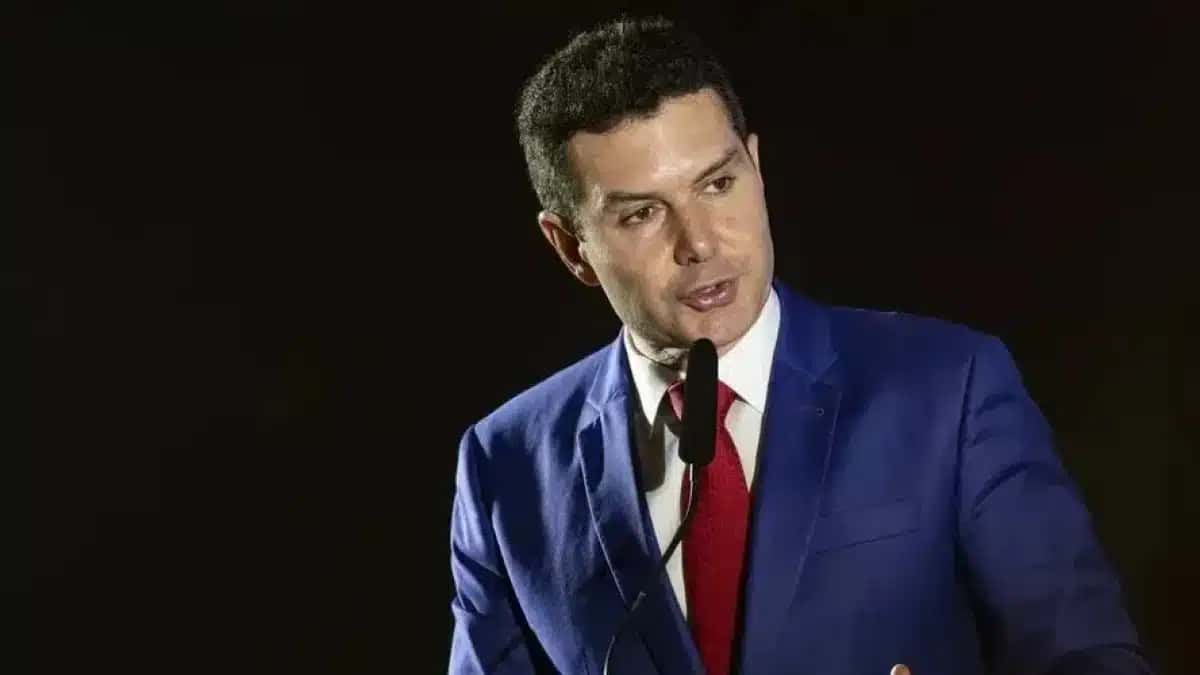 102388471-brasilia-df-14-03-2023-o-ministro-das-cidades-jader-filho-durante-a-84a-reuniao-gera-e1706128133850