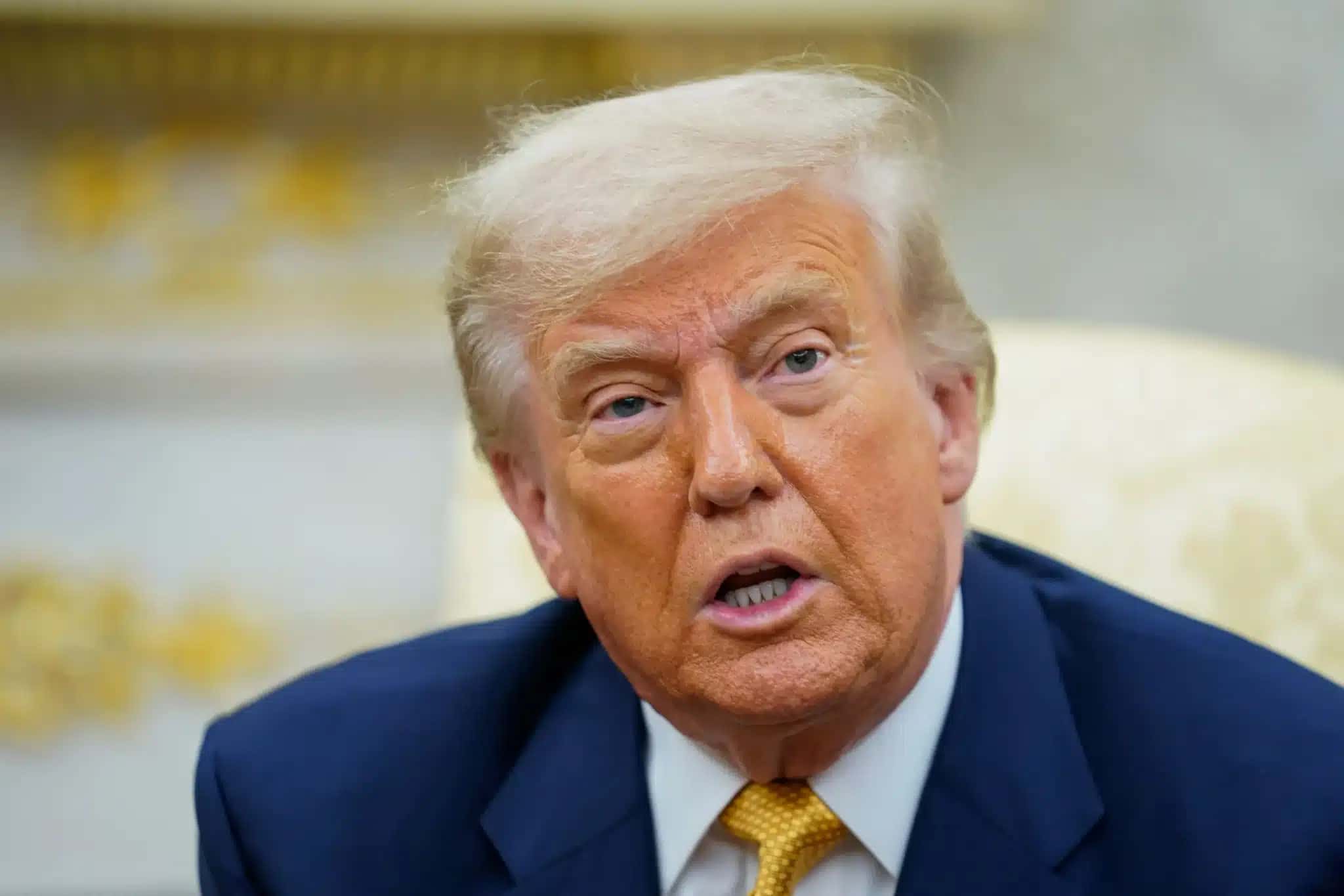 2025-07-16T170007Z_1_LYNXMPEL6F0V2_RTROPTP_4_USA-TRUMP-BAHRAIN-1