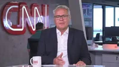 Renan Calheiros pressiona Fazenda por ausência de dados sobre impacto fiscal da isenção do IR