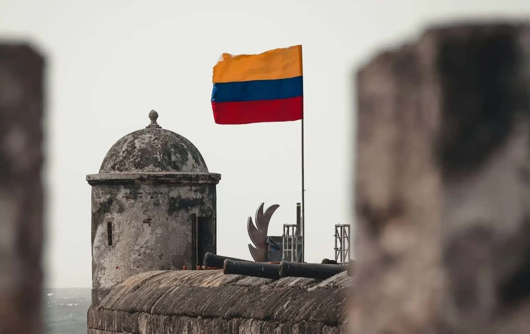 Bandeira-da-Colombia-2-e1745348217618