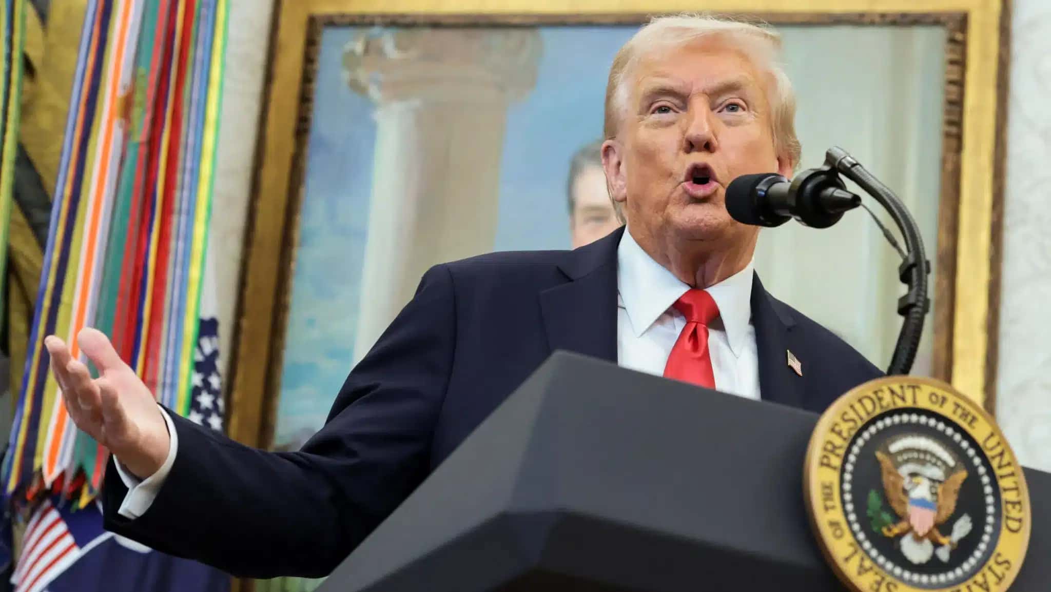 Donald-Trump-presidente-dos-EUA-e1761240757199-2