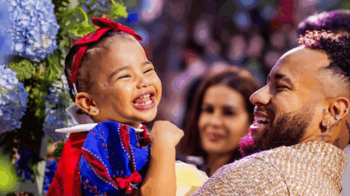 Neymar-celebra-2-anos-de-Mavie-apos-filha-ir-parar-no-hospital-com-braco-engessado-800×450-1