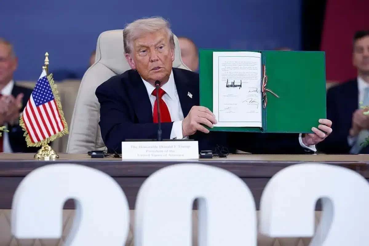 Trump-assina-acordo-de-cessar-fogo-em-cupula-sobre-Gaza-2
