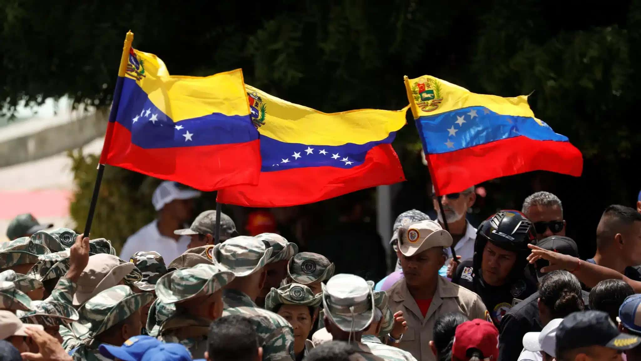 Venezuela-mobiliza-milicia-em-resposta-ao-envio-de-navios-de-guerra-dos-EUA-e1761921897589