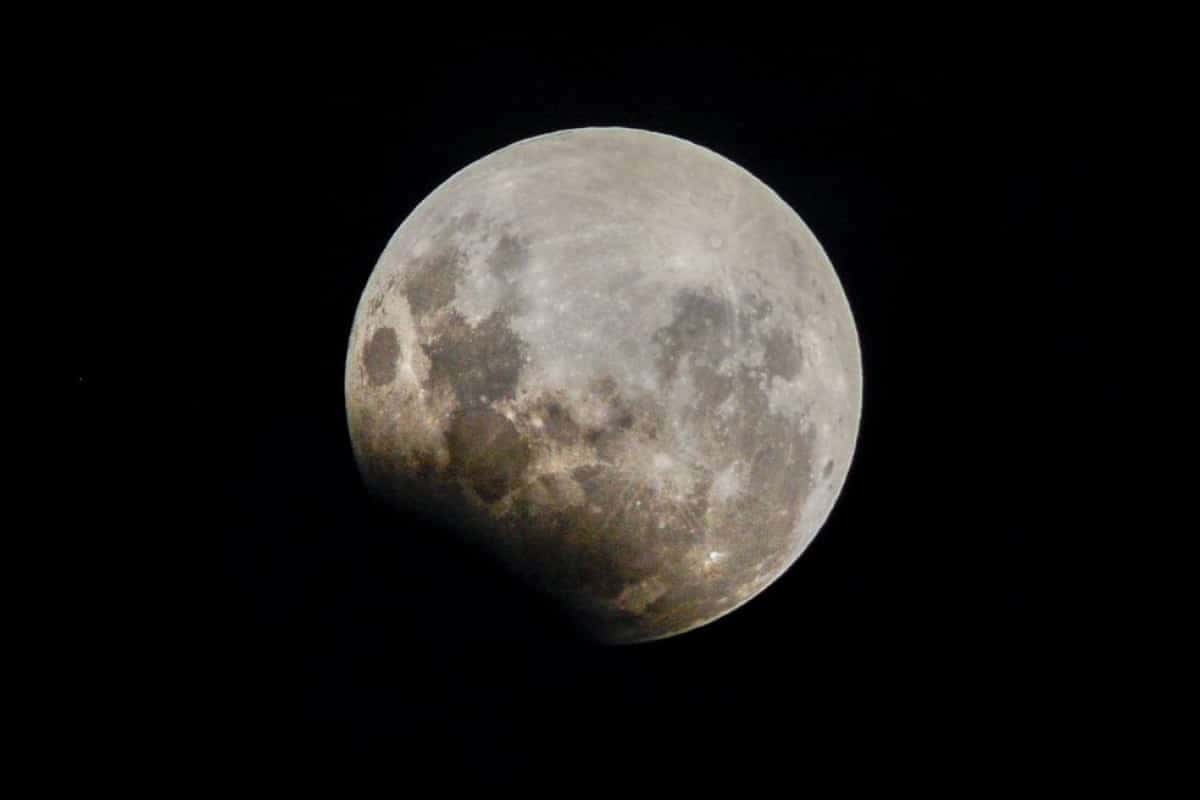 eclipse-parcial-da-lua-e-visto-em-sc-fotos