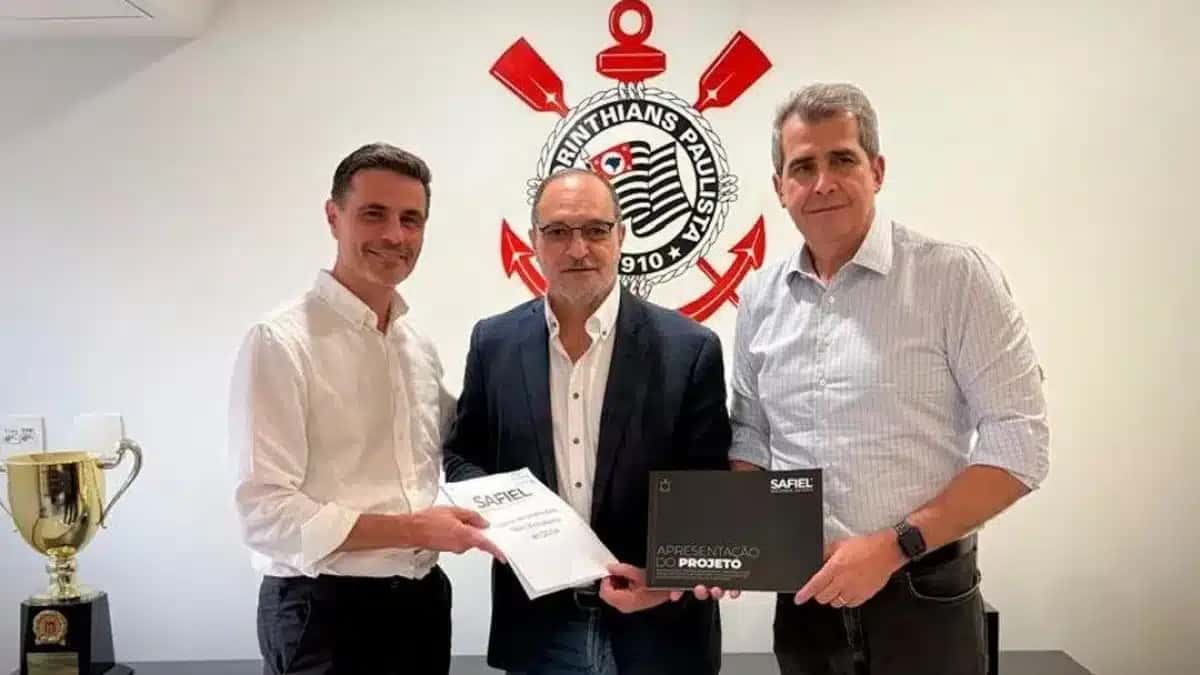 safiel-corinthians-entrega-proposta-e1761778714953