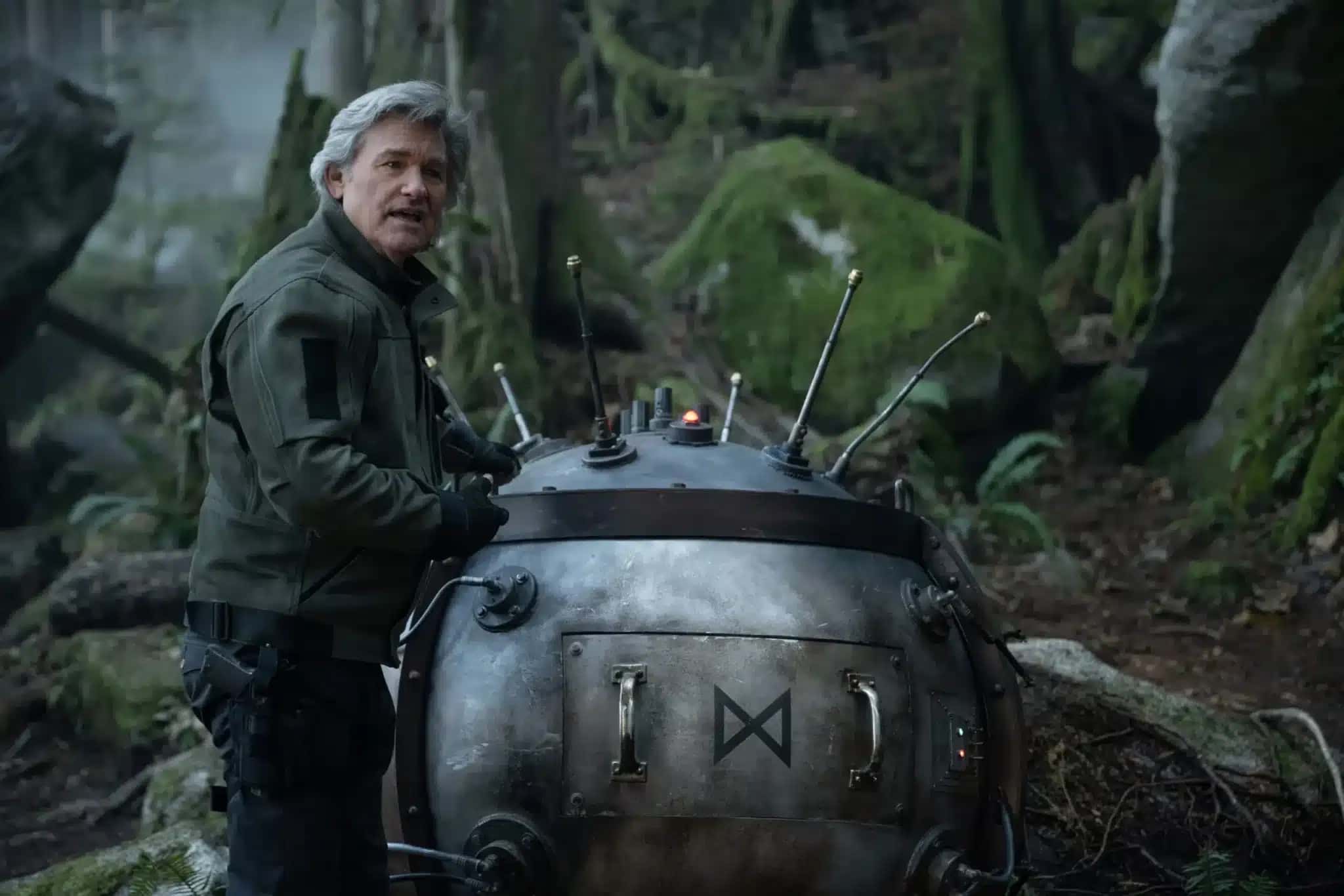 20251112-kurt-russell-monarch-legacy-of-monsters-6618ff77336b8-scaled-1