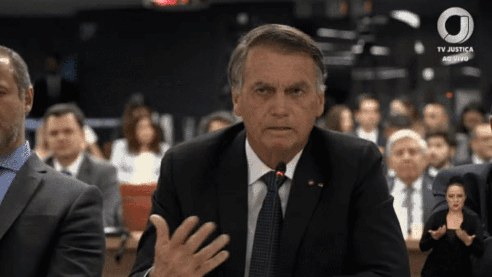 Abatido-Deputado-revela-como-esta-Jair-Bolsonaro-em-prisao-domiciliar
