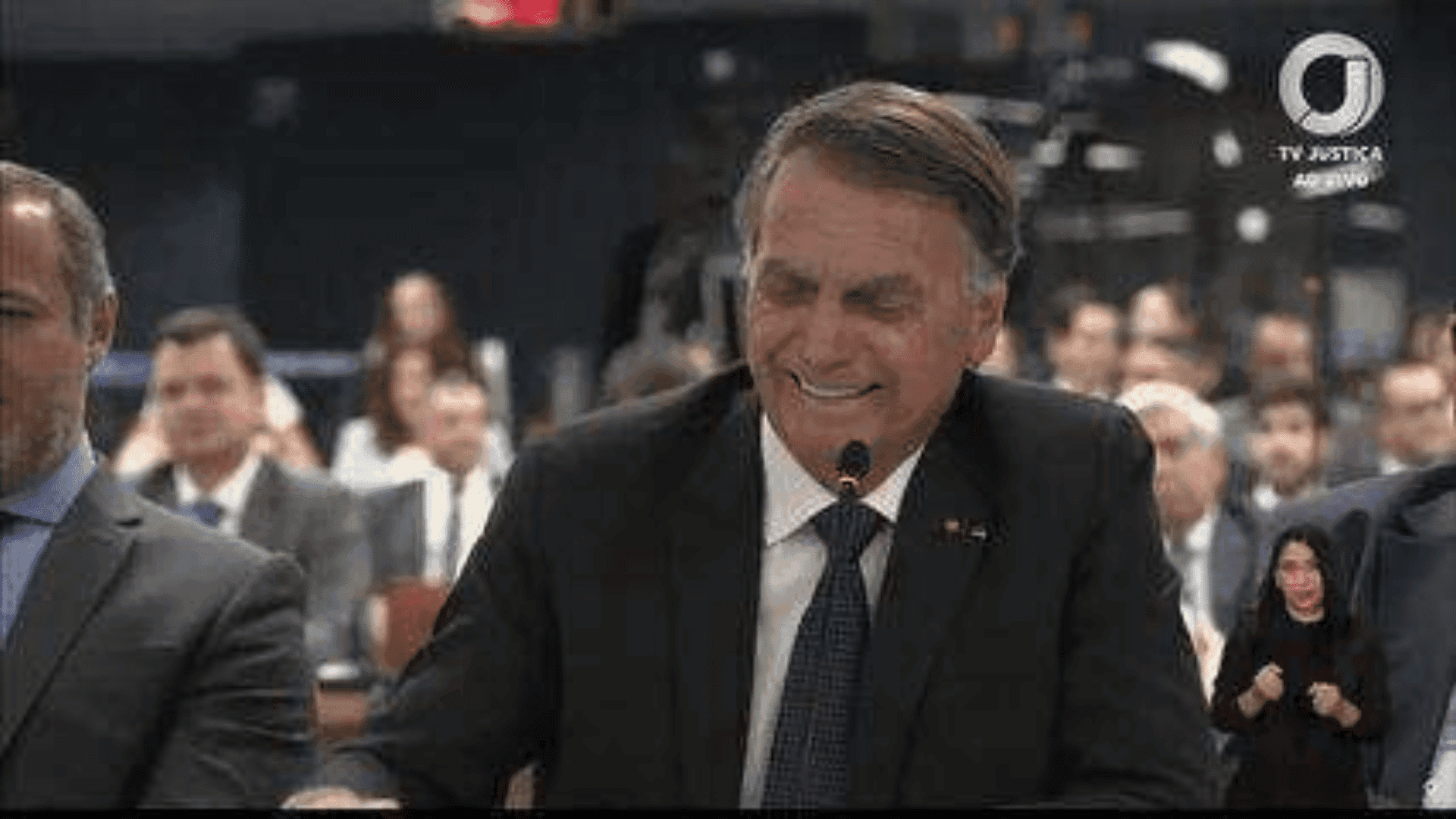 Alexandre-de-Moraes-deve-mandar-Bolsonaro-cumprir-pena-na-Papudinha