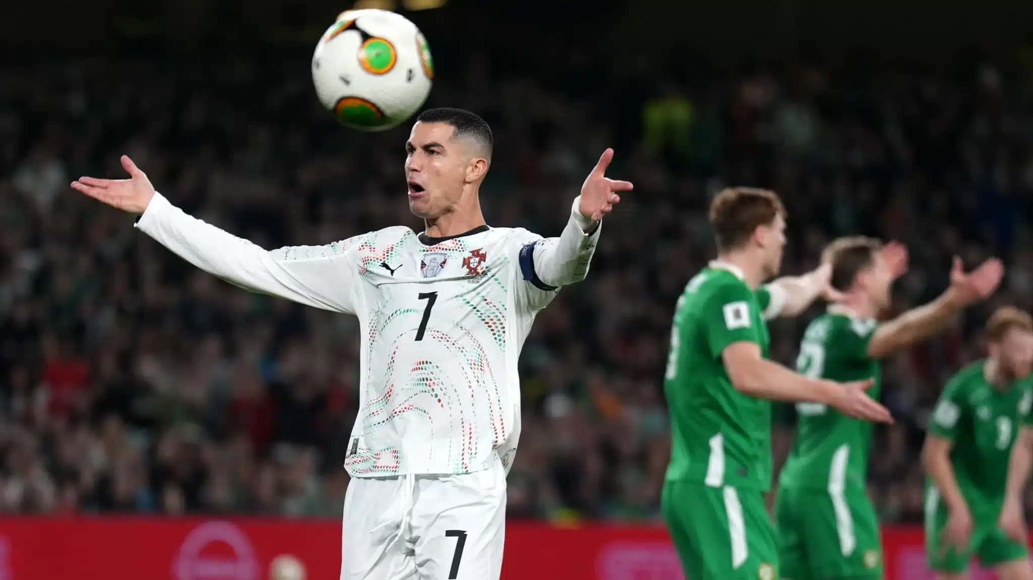 Cristiano-Ronaldo-Irlanda-Portugal-e1763069883409-1