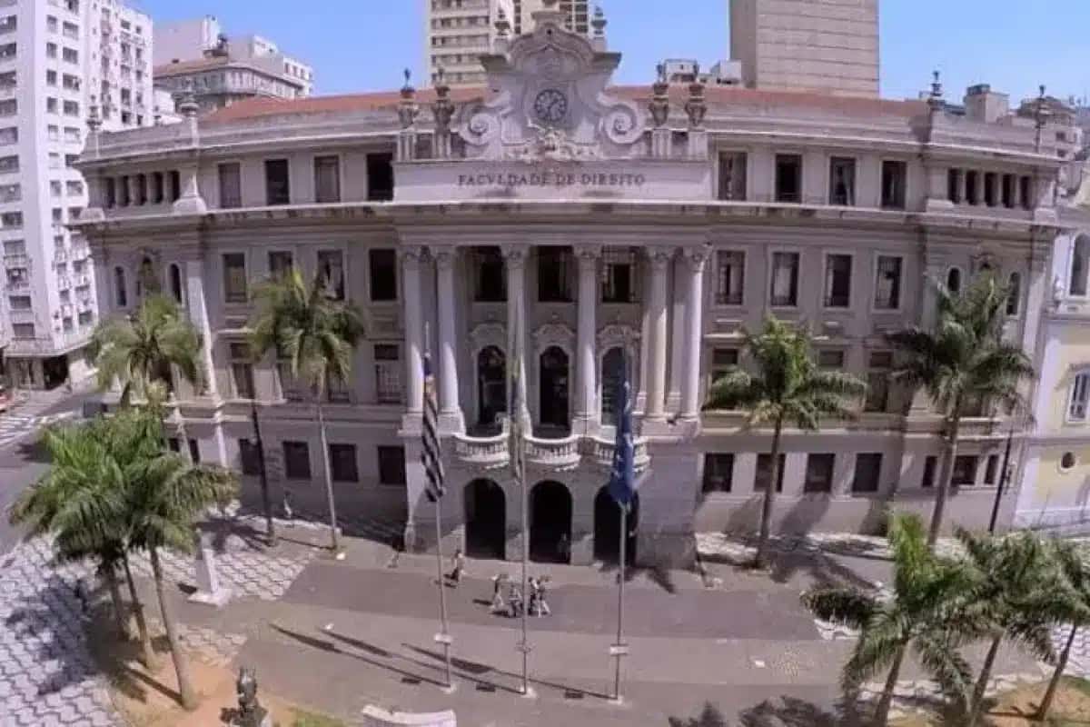 Faculdade_de_Direito_da_Universidade_de_Sao_Paulo_-_Largo_Sao_Francisco