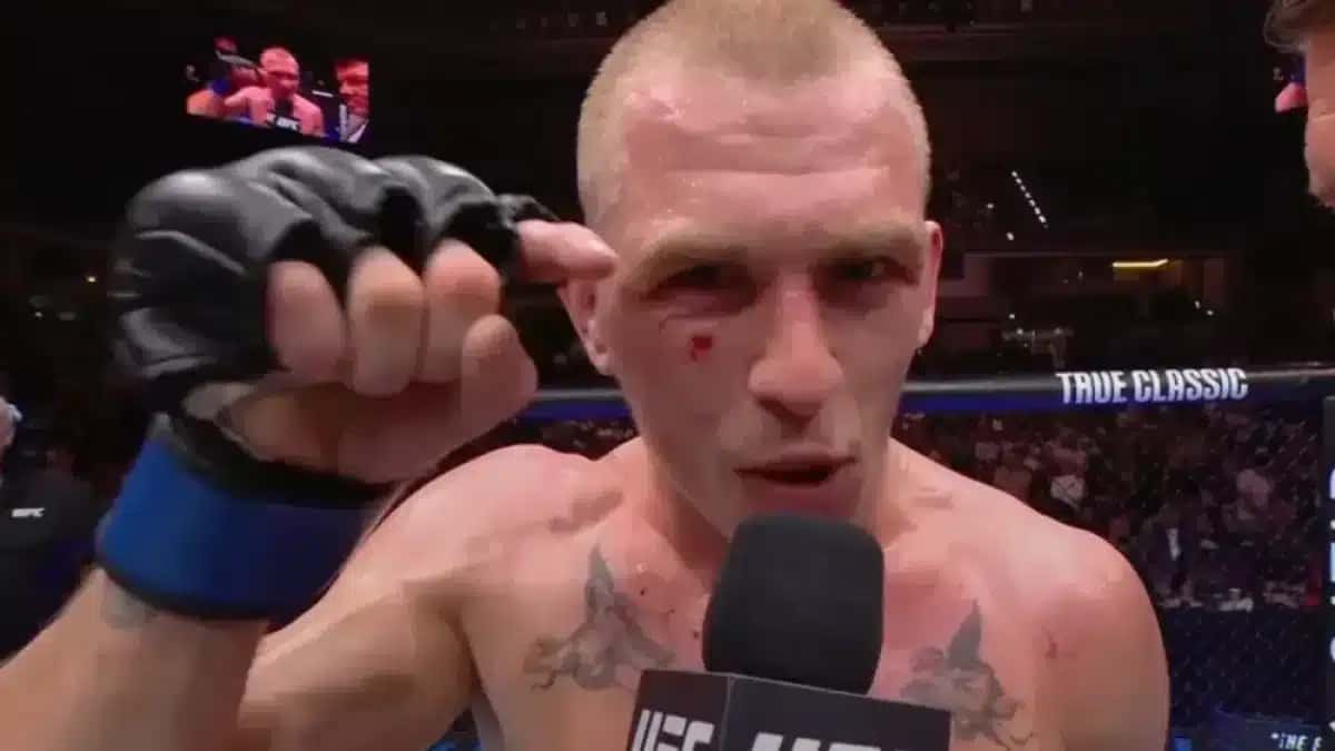Ian-Garry-usou-o-mircrofone-do-UFC-para-pedir-disputa-por-cinturao
