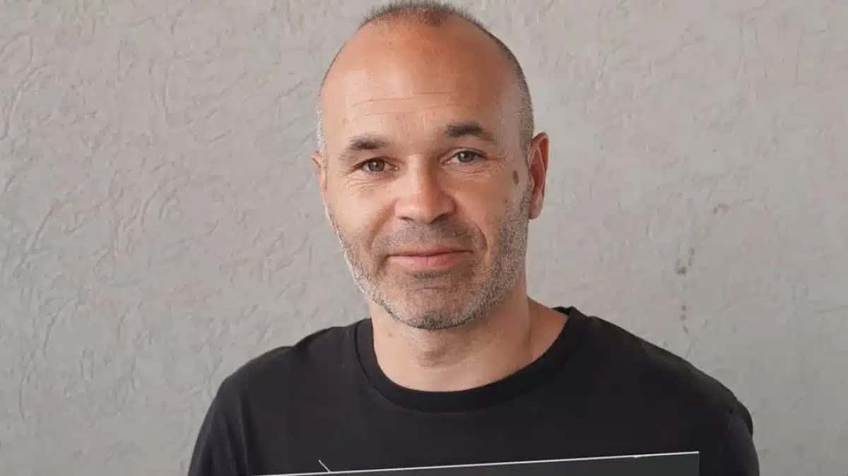 Iniesta-e1762871596204
