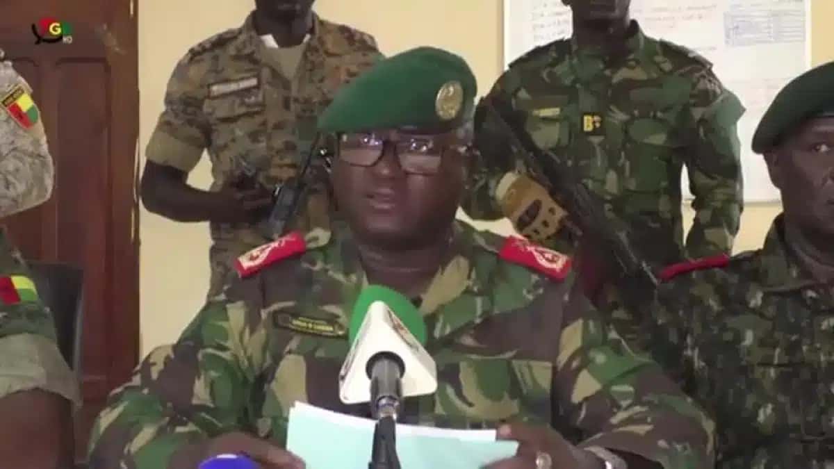 Militares-tomam-controle-de-Guine-Bissau