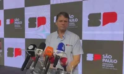 Tarcísio de Freitas critica situação de Jair Bolsonaro e pede respeito aos ex-presidentes