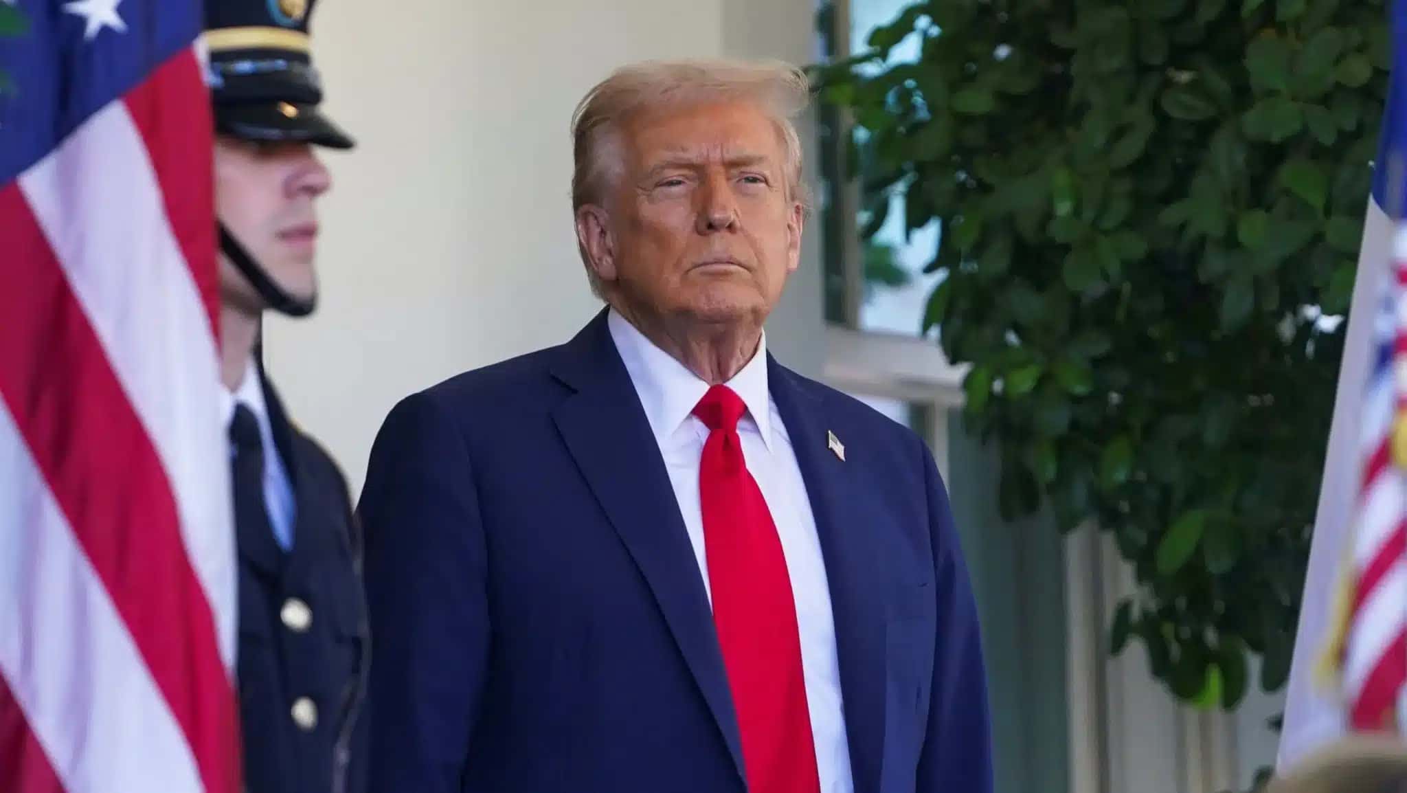 Presidente-dos-Estados-Unidos-Donald-Trump-e1762048179295