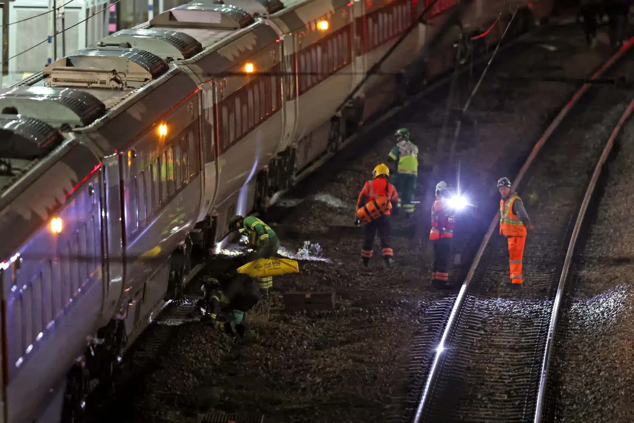 ataque-faca-trem-reino-unido
