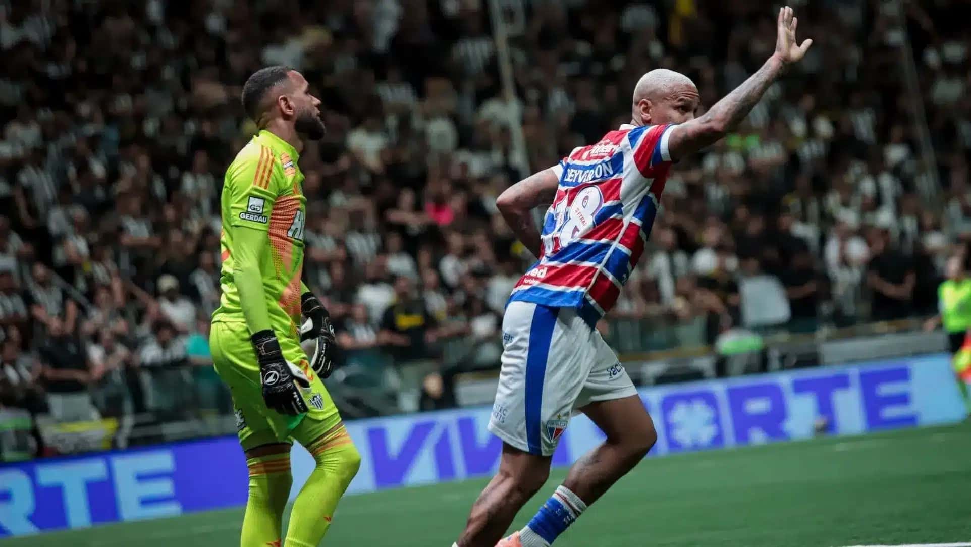 deyverson-gol-atletico-fortaleza-arena-mrv-e1762999790900