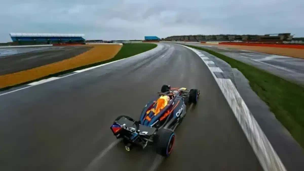 drone-verstappen-red-bull-formula-1-e1709065146653