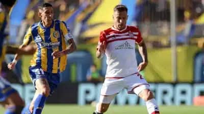 Estudiantes protesta contra AFA com ato inusitado em jogo contra Rosario Central no Torneio Clausura