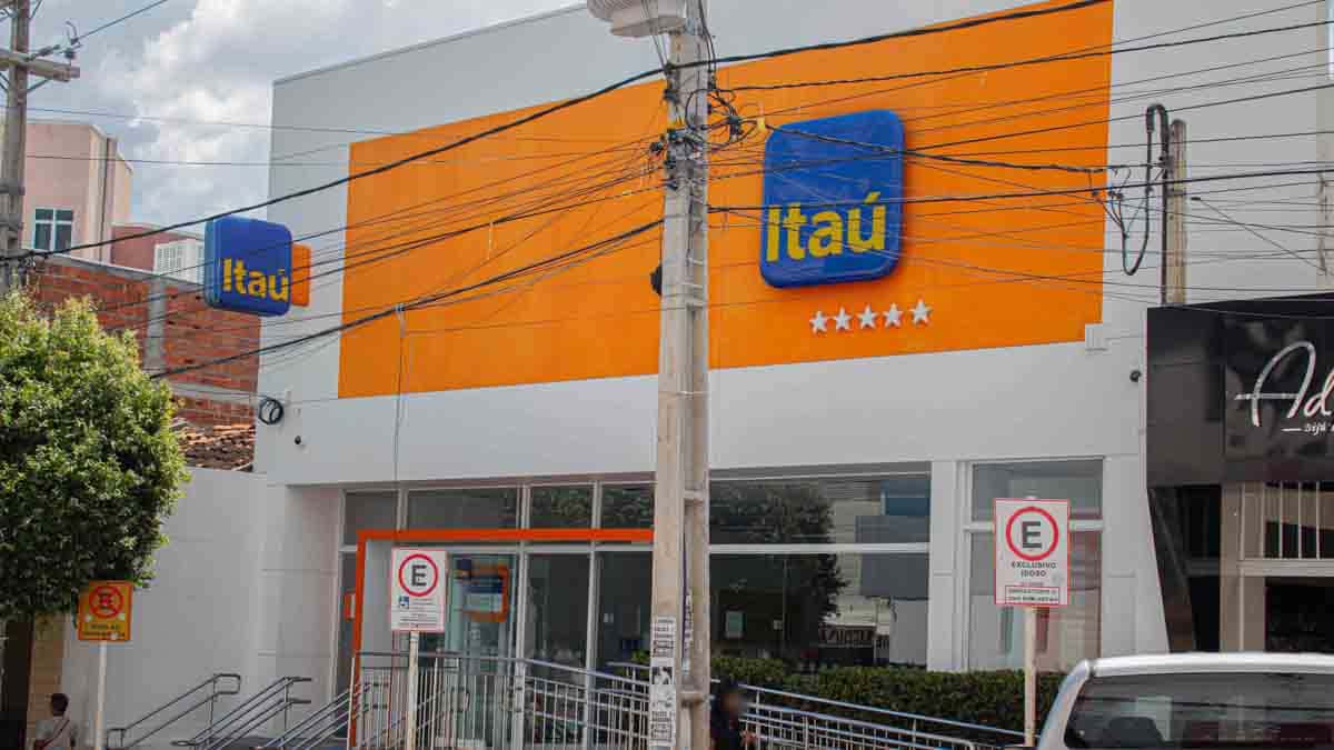 porta-agencia-itau-fdr-3