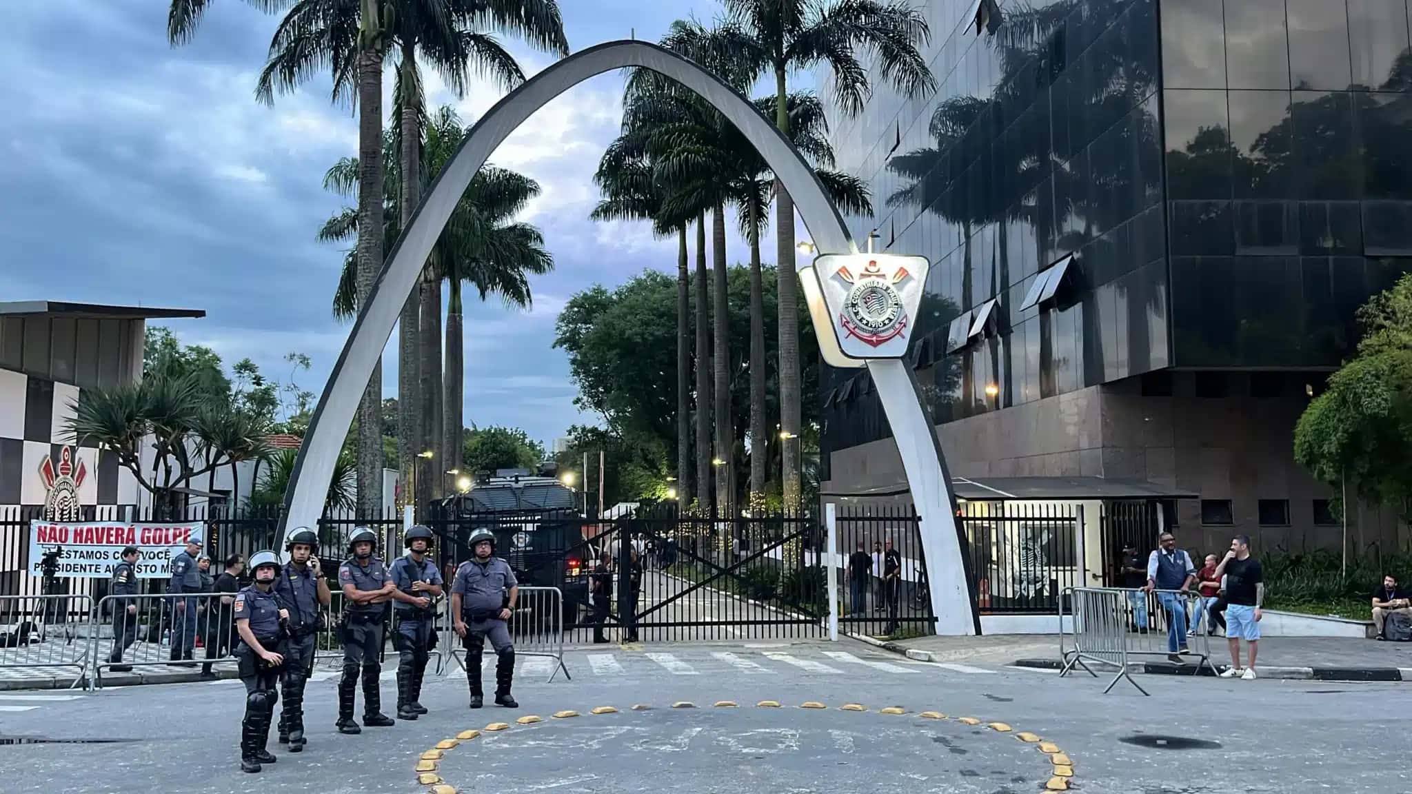 seguranca-parque-sao-jorge-votacao-impeachment-augusto-melo