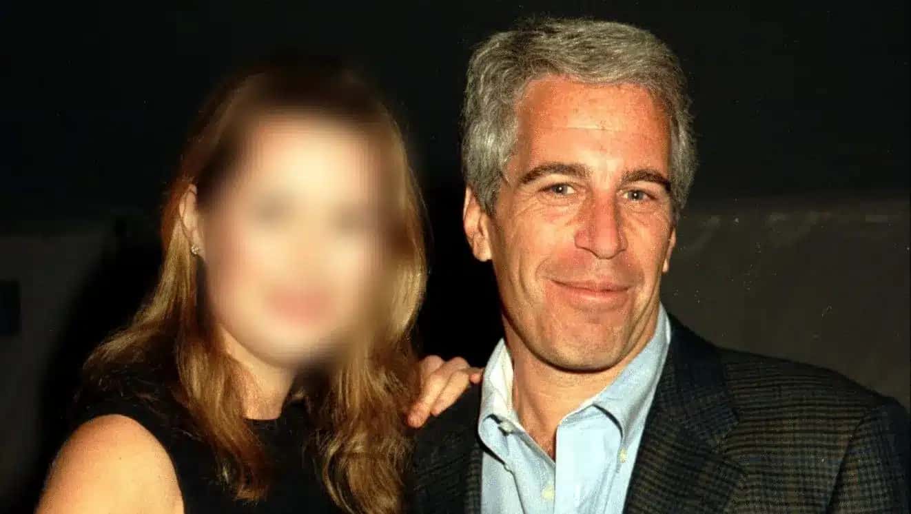 epstein-em-festa-em-mar-a-lago-e1766485725162