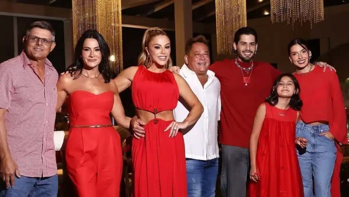 familia-leonardo-natal-ana-castela-e1766694713215