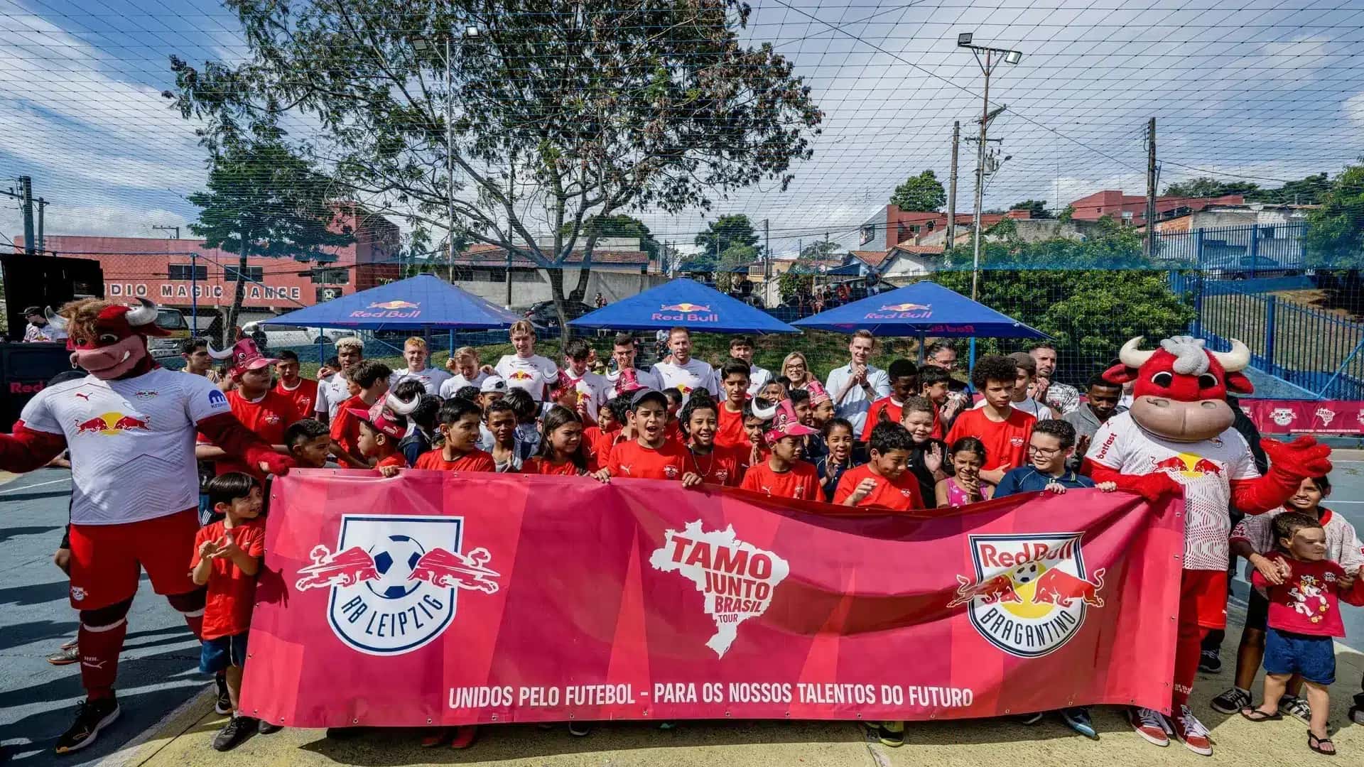 rb-leipzig-red-bull-bragantino-parceria-e1767117607846