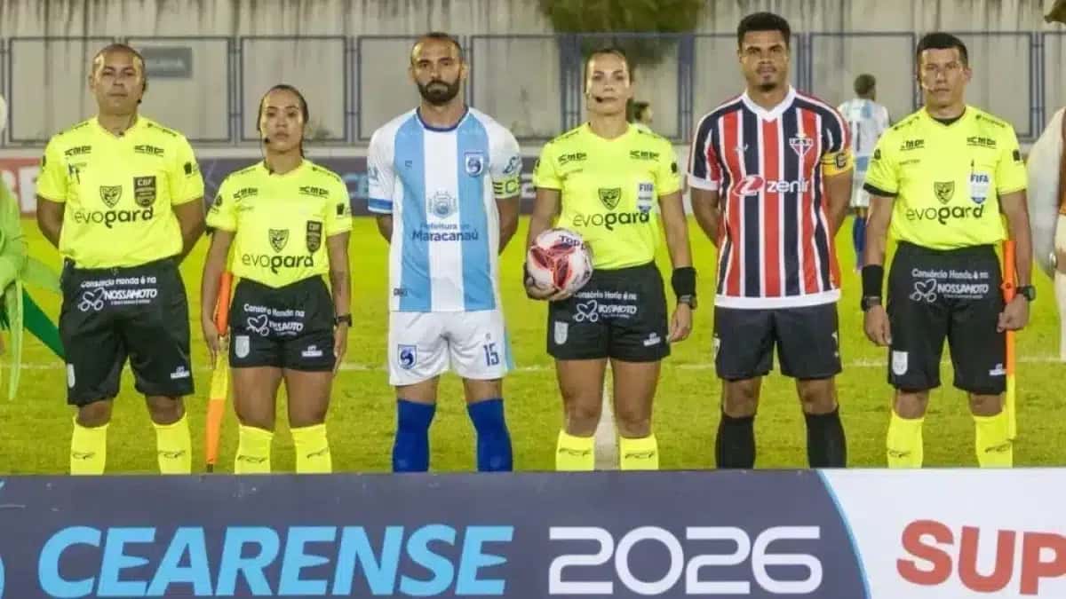Capitaes-de-Maracana-e-Ferroviario-posam-ao-lado-da-equipe-de-arbitragem