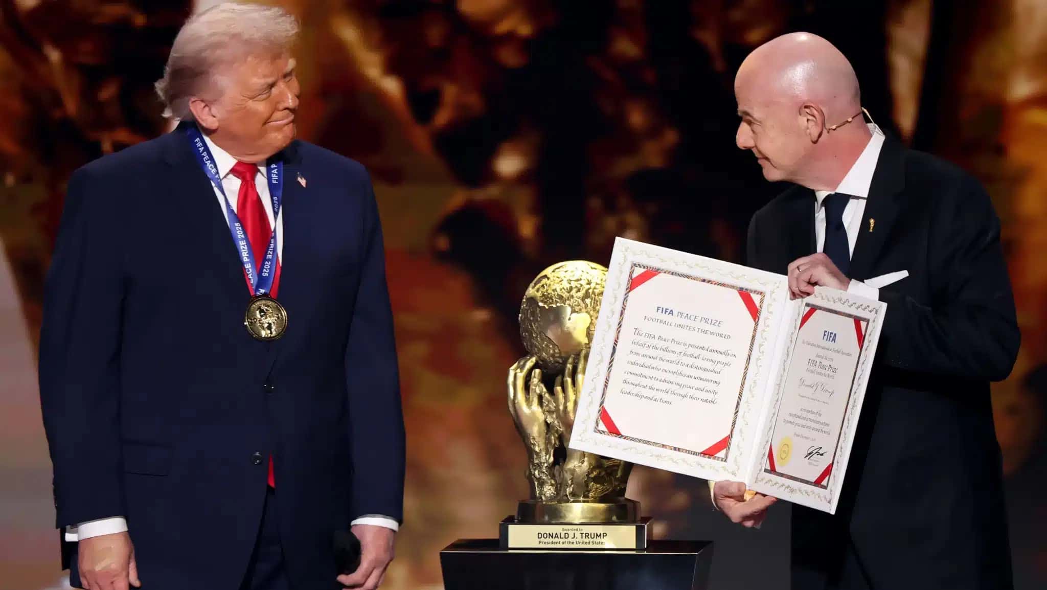 donald-trump-gianni-infantino-fifa-premio-da-paz_be9605-e1767443149402