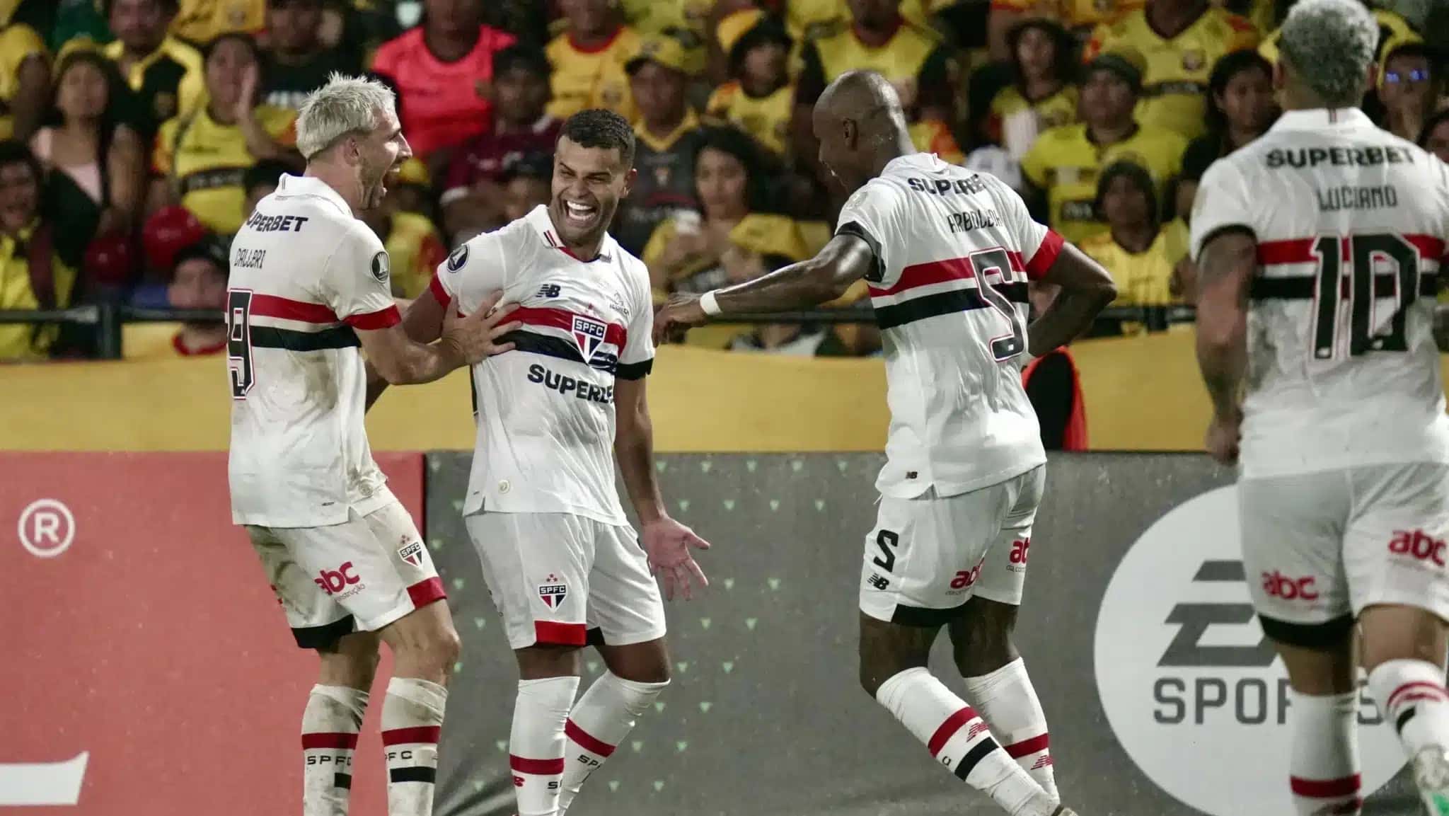 sao-paulo-vence-barcelona-guayaquil-libertadores-e1714096207819