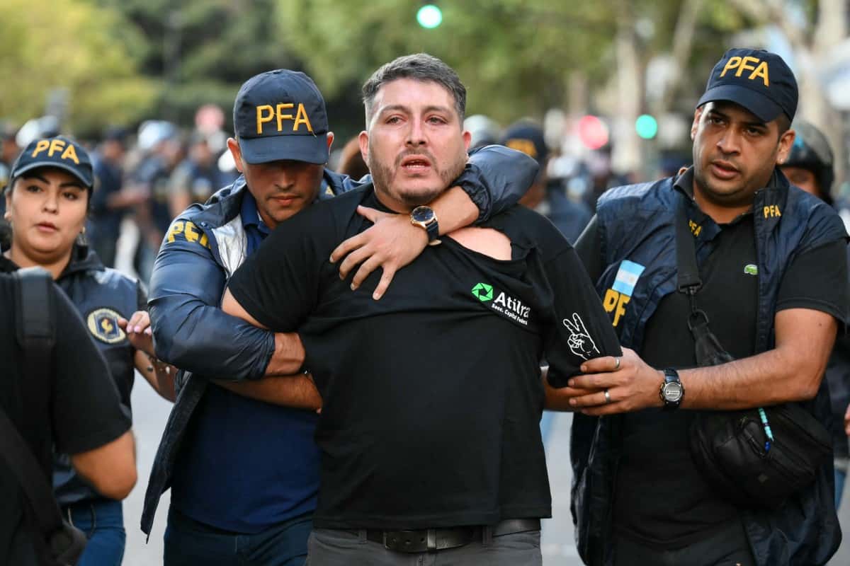 AFP__20260211__974Y4C2__v1__MidRes__ArgentinaLaborReformProtest-1