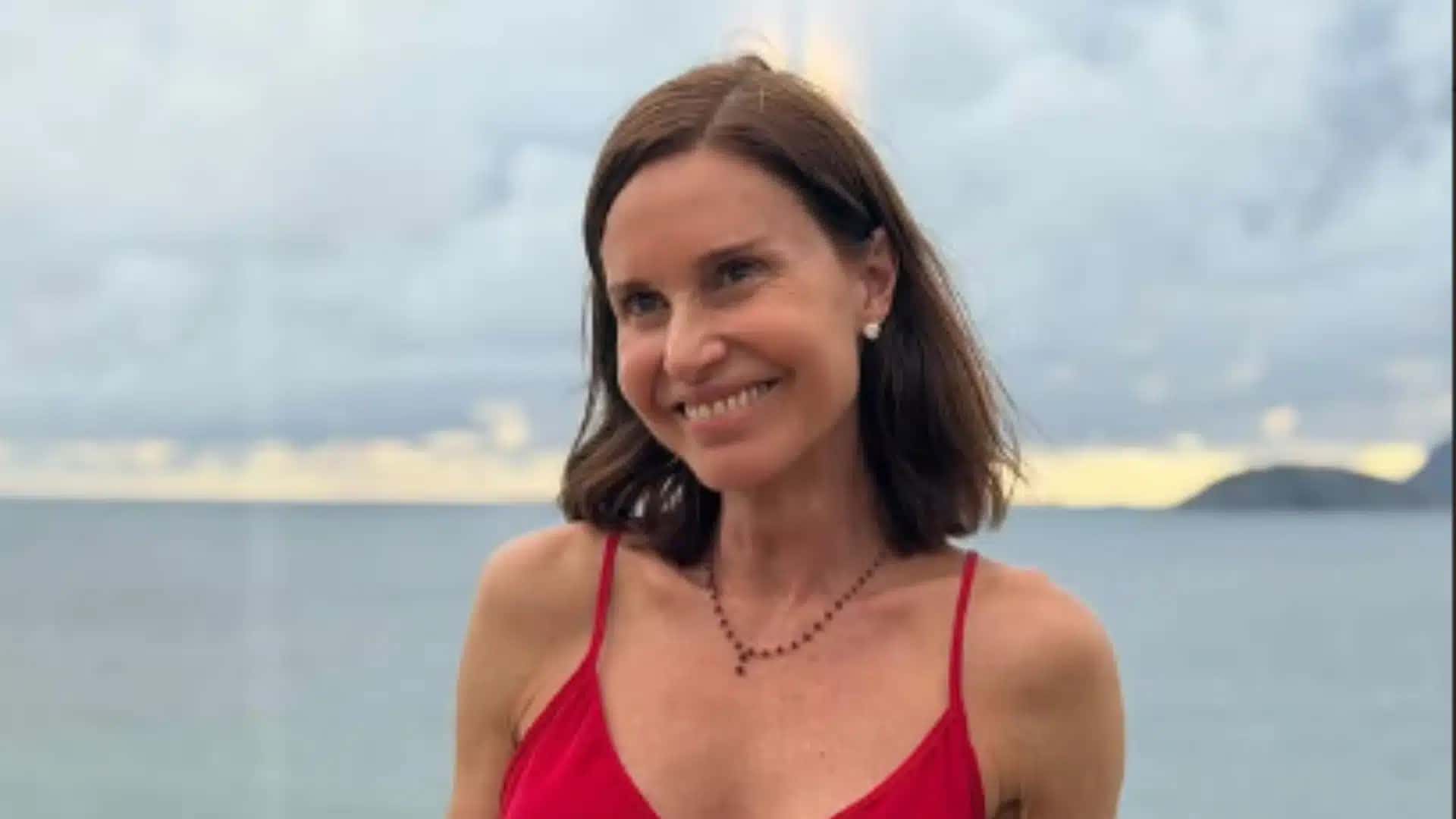 Aos-59-anos-Paula-Bularmaqui-exibe-corpao-em-foto-de-biquini