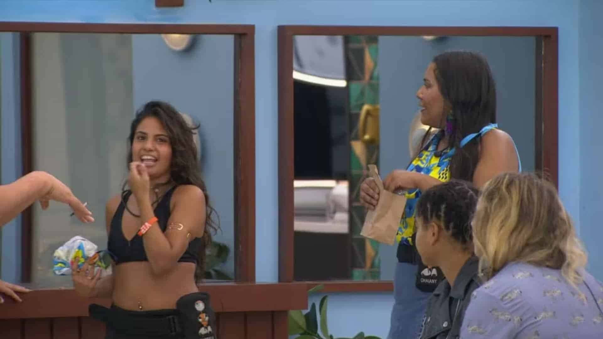 Chaiany-e-Gabriela-relatam-emocao-da-ida-a-Sapucai