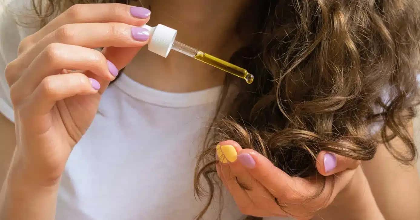 Oleos-naturais-para-nutrir-o-cabelo-combater-o-frizz-e-dar-brilho
