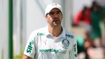 Abel Ferreira é expulso após polêmica na Arena Barueri; Palmeiras contesta versão oficial!