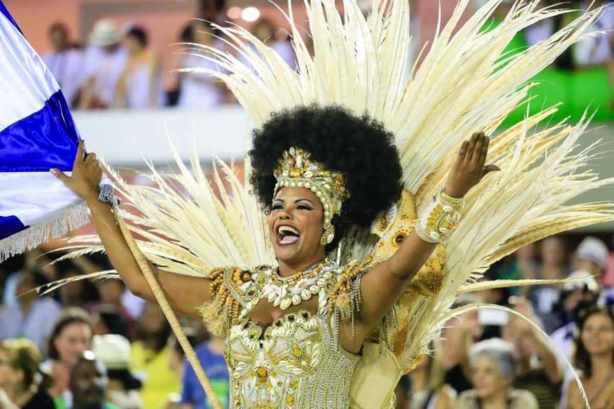 beija-flor-carnaval-do-rio-de-janeiro-2015-foto-tata-barreto-riotur_201502170016-850×566-1