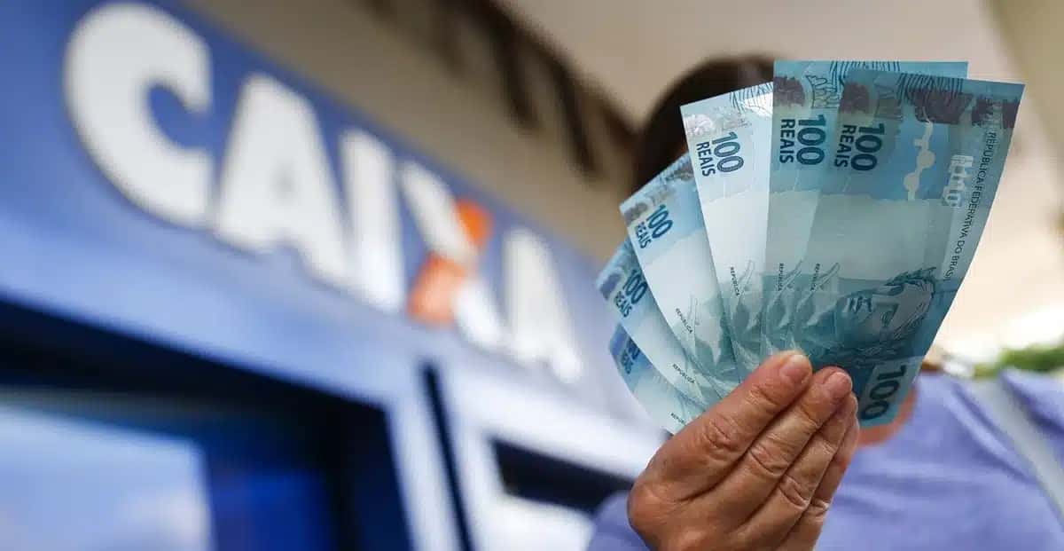dinheiro-notas-cedula-caixa-economica-federal-cef